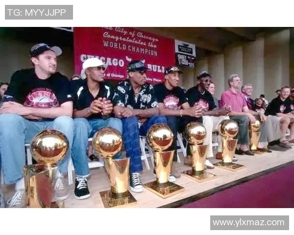 乔丹公牛与库里勇士的巅峰对决：篮球历史上的传奇碰撞与辉煌时刻