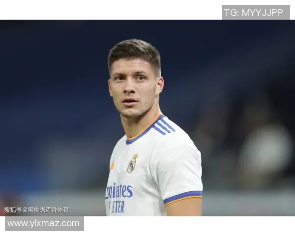 弗拉霍维奇引领新一代前锋潮流,未来足球的希望与挑战并存 弗拉霍维奇引领新一代前锋潮流,未来足球的希望与挑战并存